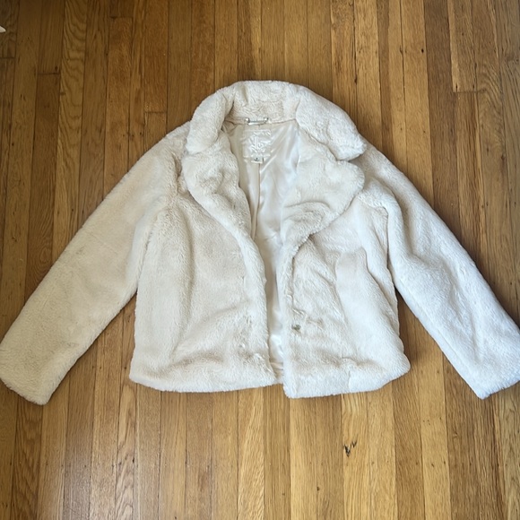White faux fur jacket - Picture 2 of 6